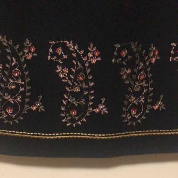 MAGGY LONDON PETITES little black dress. Size 10. Beautiful trim. - Picture 3 of 9